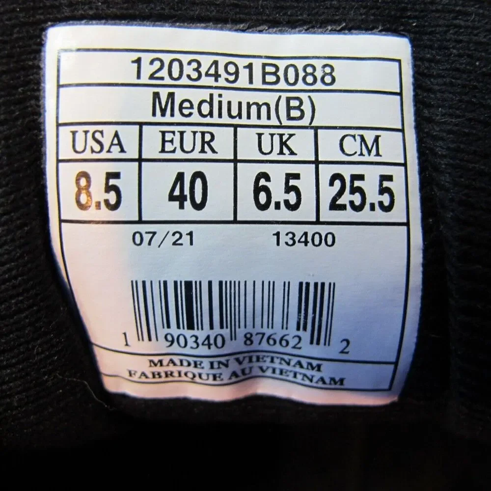 Brooks signal black